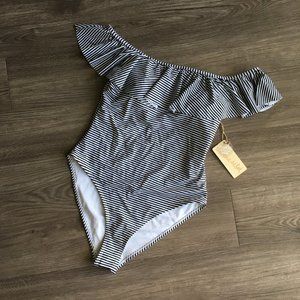 Off-Shoulder One-Piece Bathing-suit